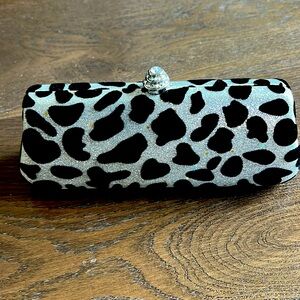 Vintage clutch with chain